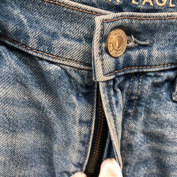 American Eagle Strigid Super High Rise Relaxed Short Womens 2 Blue Light Wash - Picture 3 of 9